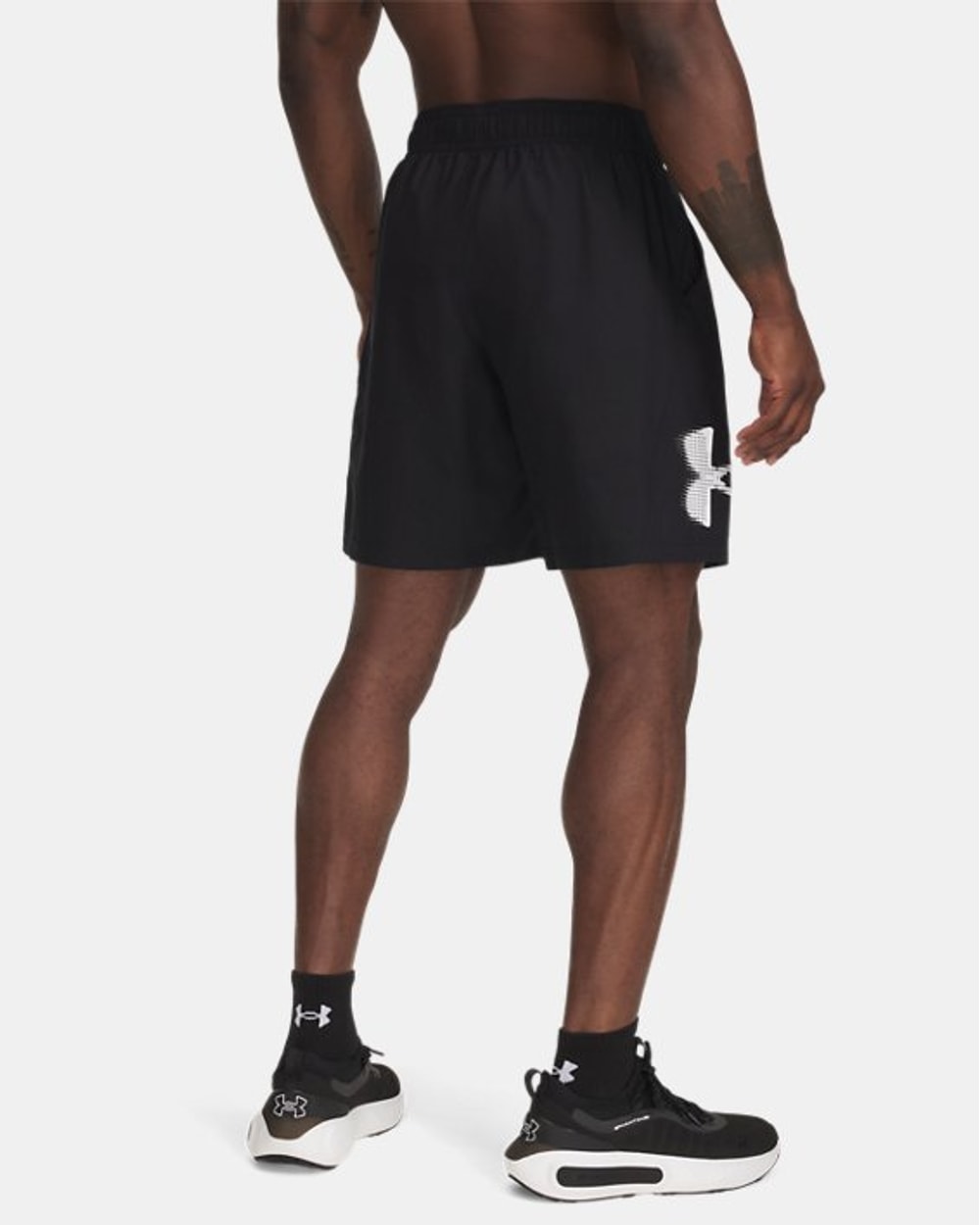 Under Armour Men's Tech Woven Graphic 8.25" Shorts