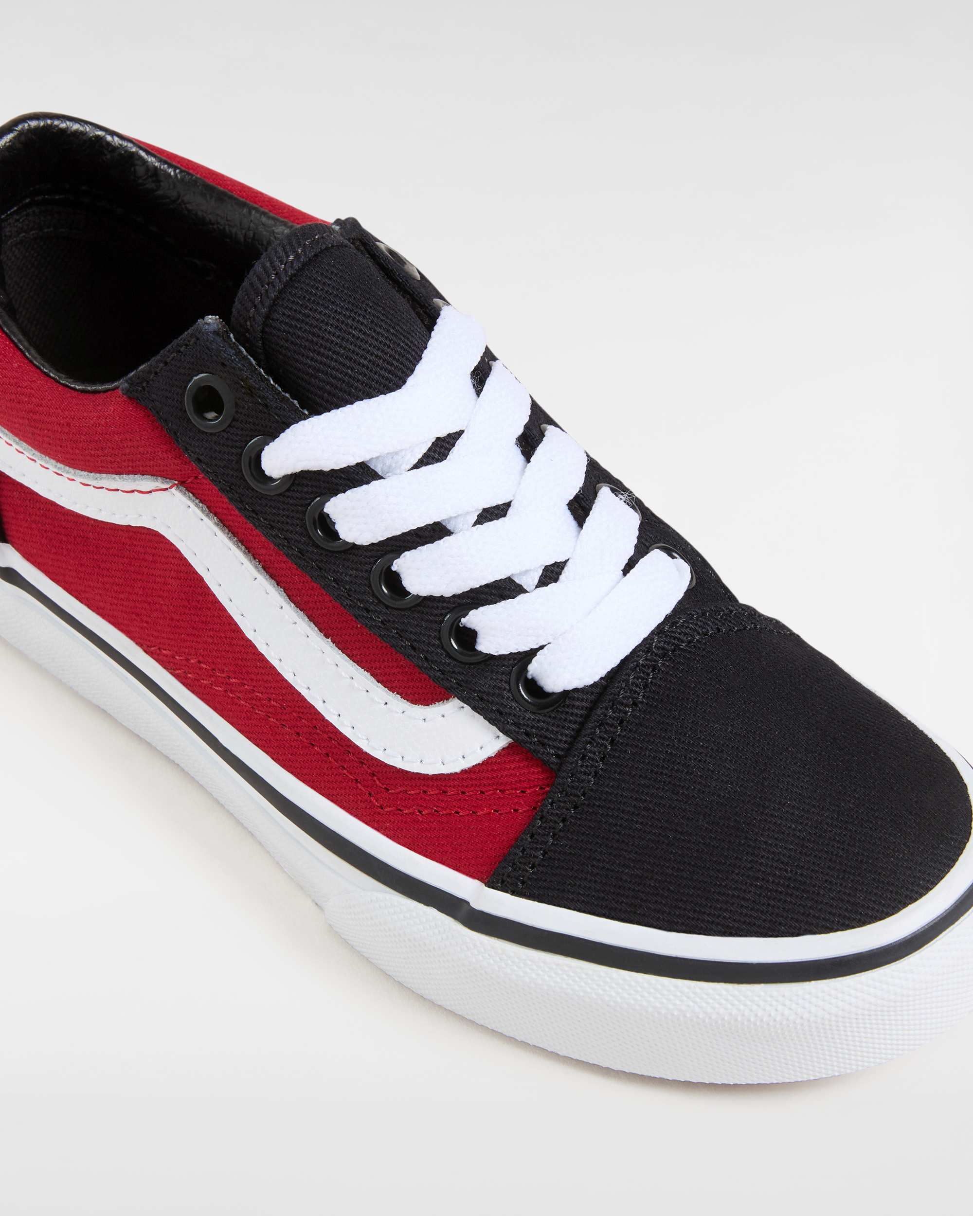 Vans Old Skool in Red — side stripe detail