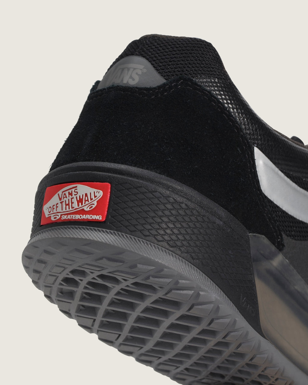 Vans Men's Skate AVE 2.0 Shoes - BLACK/METALLIC - ALT5