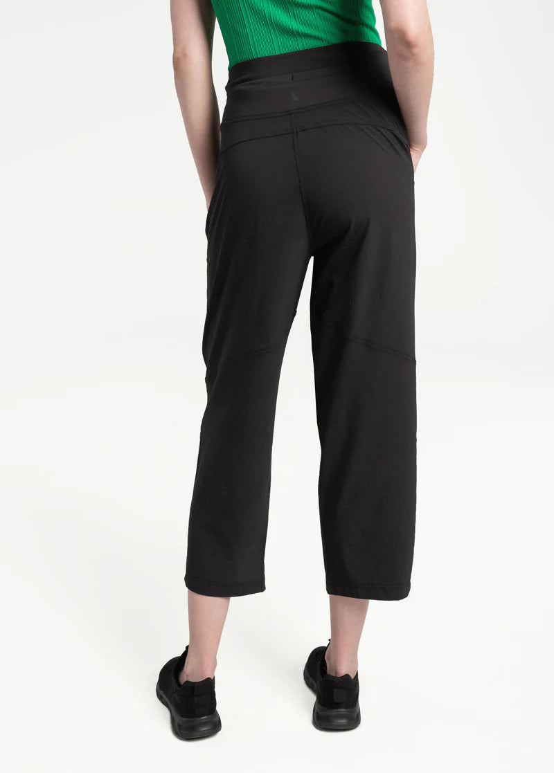 Women's Momentum Crops