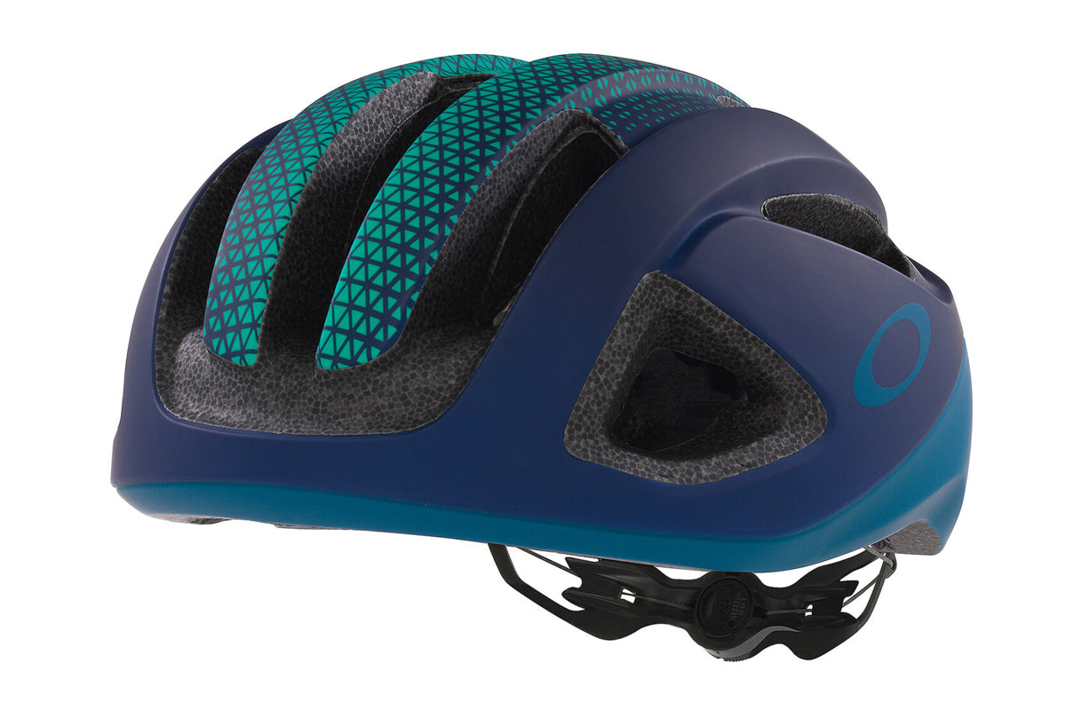 Oakley ARO3 Helmet
